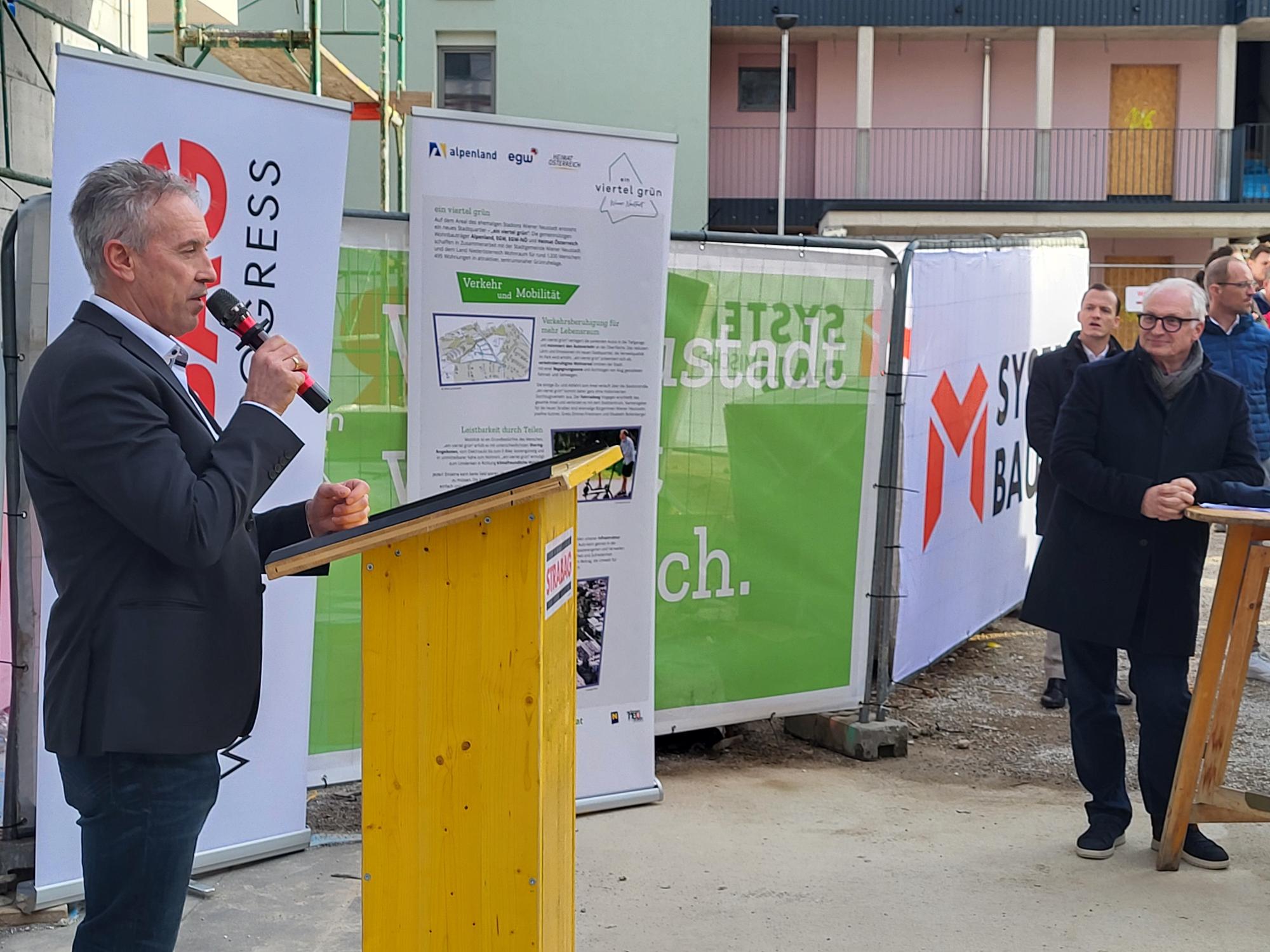 Vorträge bei Feier der Dachgleiche